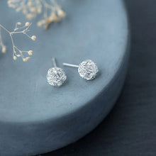 Laden Sie das Bild in den Galerie-Viewer, Steppenläufer Ohrstecker aus Silber