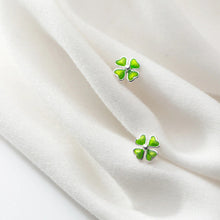 Laden Sie das Bild in den Galerie-Viewer, Grüne Kleeblatt Ohrstecker