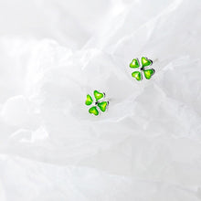 Laden Sie das Bild in den Galerie-Viewer, Grüne Kleeblatt Ohrstecker