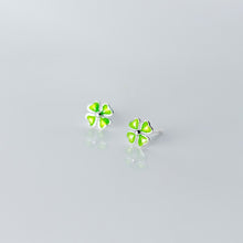 Laden Sie das Bild in den Galerie-Viewer, Grüne Kleeblatt Ohrstecker