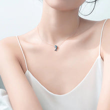 Laden Sie das Bild in den Galerie-Viewer, Delfin Halskette aus Silber