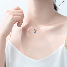 Laden Sie das Bild in den Galerie-Viewer, Delfin Halskette aus Silber