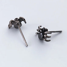 Laden Sie das Bild in den Galerie-Viewer, Spinnen Ohrstecker aus Silber