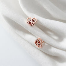 Laden Sie das Bild in den Galerie-Viewer, Herzschlag Ohrstecker aus Silber