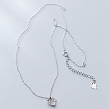 Laden Sie das Bild in den Galerie-Viewer, Ahorn Blatt Halskette aus Silber