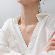 Laden Sie das Bild in den Galerie-Viewer, Ahorn Blatt Halskette aus Silber