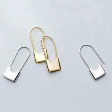 Laden Sie das Bild in den Galerie-Viewer, Vorhängeschloss Ohrringe aus Silber