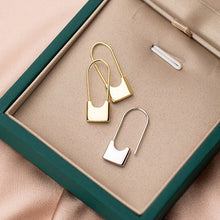 Laden Sie das Bild in den Galerie-Viewer, Vorhängeschloss Ohrringe aus Silber