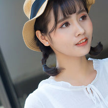 Laden Sie das Bild in den Galerie-Viewer, Schneeflocken Ohrstecker aus Silber