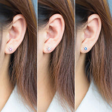 Laden Sie das Bild in den Galerie-Viewer, Schneeflocken Ohrstecker aus Silber
