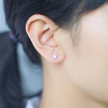 Laden Sie das Bild in den Galerie-Viewer, Schneeflocken Ohrstecker aus Silber