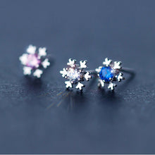 Laden Sie das Bild in den Galerie-Viewer, Schneeflocken Ohrstecker aus Silber