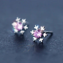 Laden Sie das Bild in den Galerie-Viewer, Schneeflocken Ohrstecker aus Silber