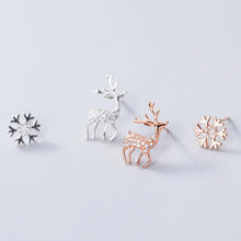 Laden Sie das Bild in den Galerie-Viewer, Rentier Schneeflocken Ohrstecker aus Silber
