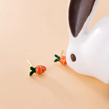 Laden Sie das Bild in den Galerie-Viewer, Karotten Ohrstecker aus Silber