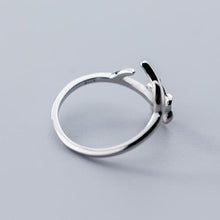 Laden Sie das Bild in den Galerie-Viewer, Roser Blumen Ring aus Silber