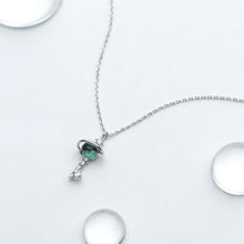 Laden Sie das Bild in den Galerie-Viewer, Planeten-Schlüssel Halskette aus Silber