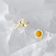 Laden Sie das Bild in den Galerie-Viewer, Eier Ohrstecker aus Silber