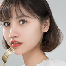 Laden Sie das Bild in den Galerie-Viewer, Eier Ohrstecker aus Silber