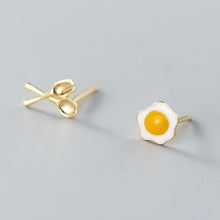 Laden Sie das Bild in den Galerie-Viewer, Eier Ohrstecker aus Silber