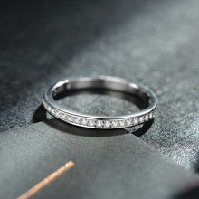 Load image into Gallery viewer, Zirkonia Band Ring aus Silber
