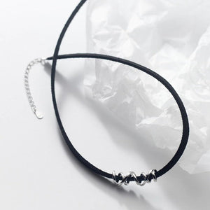 Schwarzer Choker mit Silber Anhänger